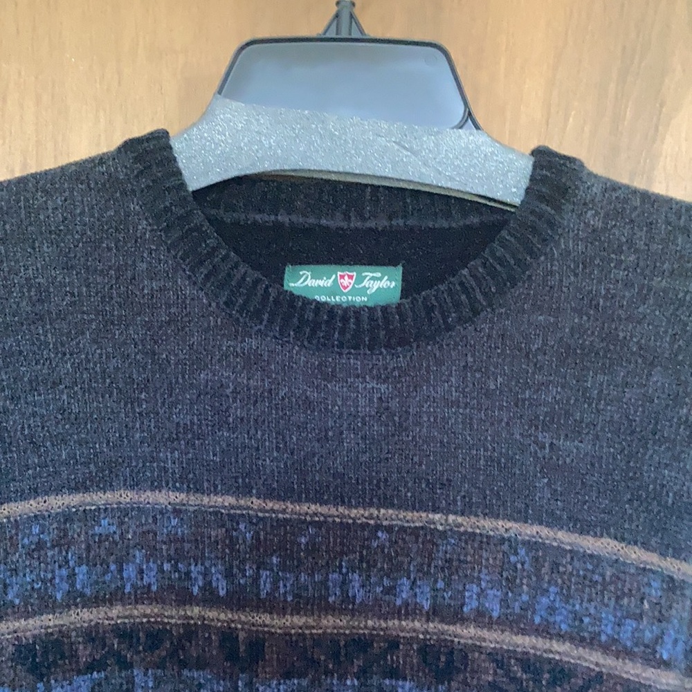 Vintage 90s men’s chenille feel black sweater with stripe of Pattern across - Picture 14 of 17